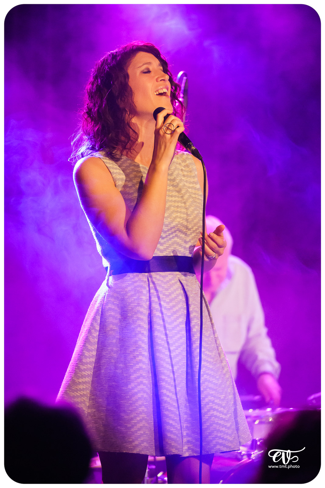 SERGE, ELEGANCE ACOUSTIQUE